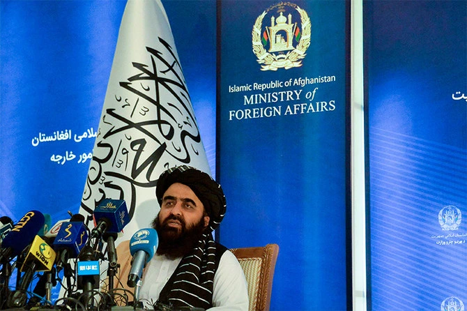 وزیر امور خارجه افغانستان، امیرخان متقی، در چهاردهم سپتمبر ۲۰۲۱ در یک نشست خبری در وزارت امور خارجه در کابل سخنرانی میکند