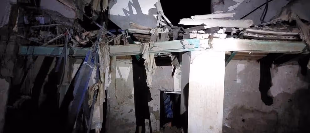 منابع معتبر میگویند که در شبِ حمله، در خوست یک جرگه در جریان بود که توسط مقامهای محلی میزبانی میشد. در این جرگه، سران گروههای تحریک طالبان پاکستان (تیتیپی) نورولی محسود و حافظ گل بهادر حضور داشتند