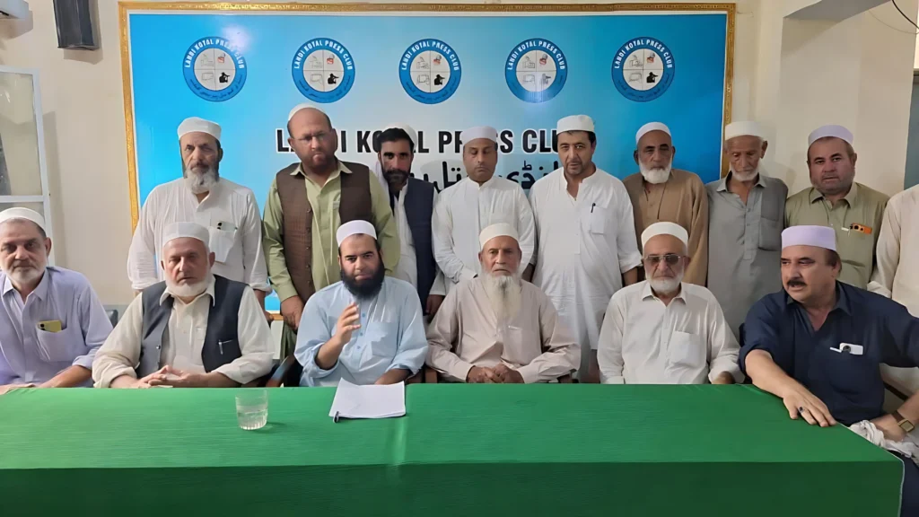 قوم خوگاخیل خواهان لغو فوری قراردادهای اداره ملی تدارکات در تورخم شد