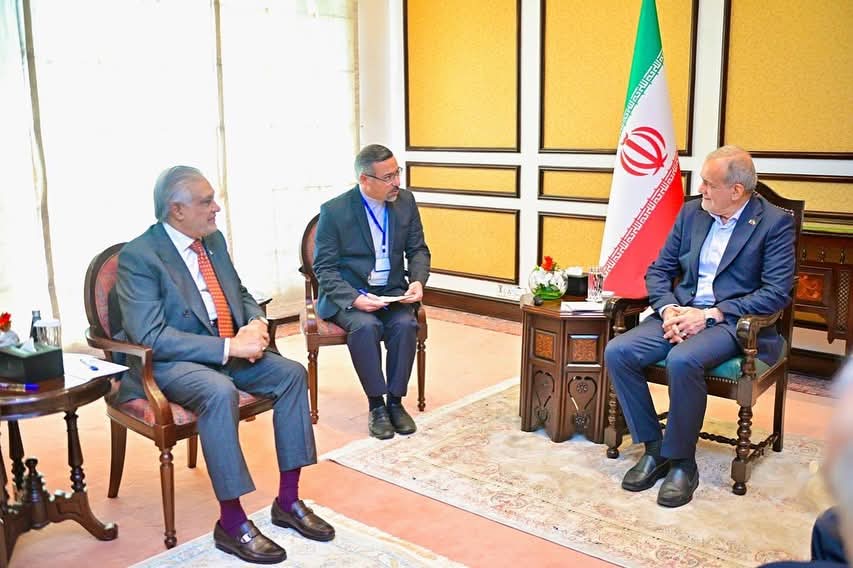 روابط دوستانهٔ پاکستان و ایران برای صلح و ثبات منطقه بسیار ضروری است، زیرا پشتیبانی متقابل این دو کشور اسلامی برای بقا و پیشرفت آنان اهمیت زیادی دارد و حمایت آنها از یکدیگر در سطح بینالمللی نیز از جایگاه خاصی برخوردار است۔