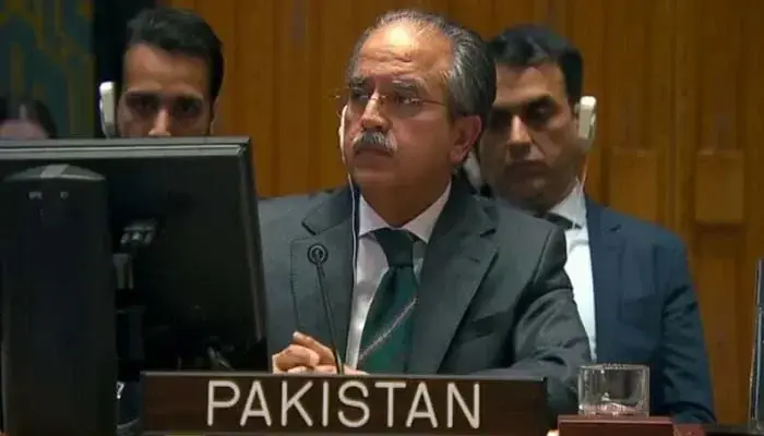 تروریزم نشأتگرفته از خاک افغانستان، تهدیدی جدی برای امنیت پاکستان است: عاصم افتخار