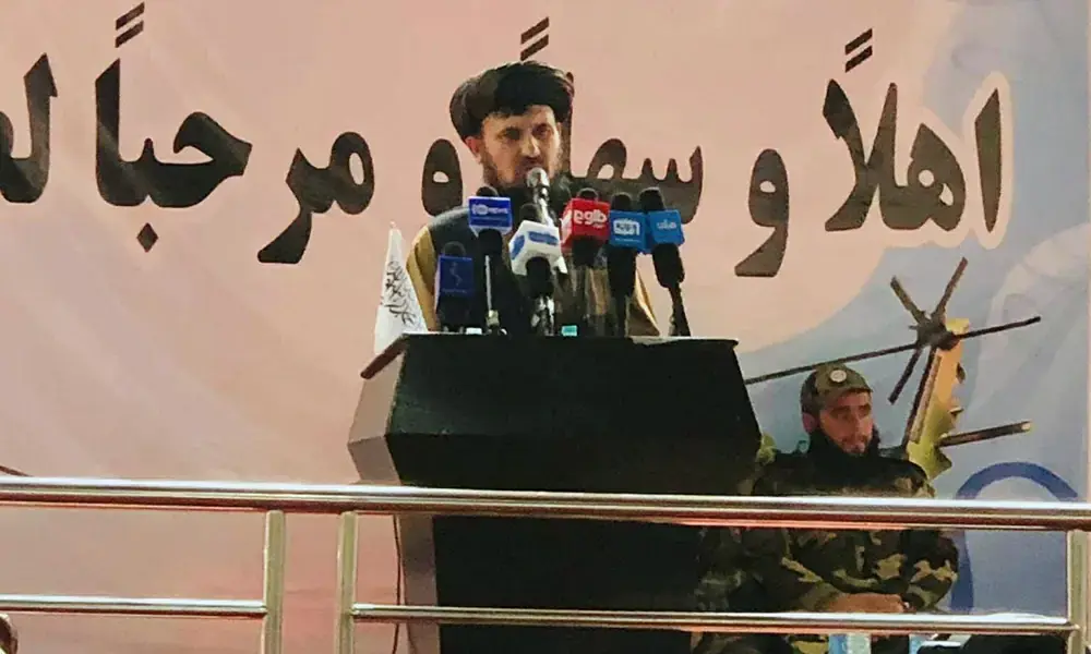 رئیس دفاع افغانستان درخواست ترامپ برای تسلیم کردن پایگاه هوایی بگرام را رد کرد