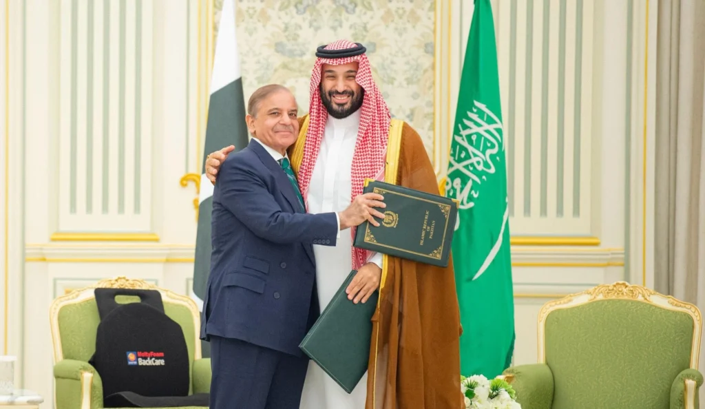 پاکستان و سعودی عرب توافق‌نامه راهبردی دفاعی دوجانبه را امضا کردند و به بازدارندگی مشترک و تقویت روابط امنیتی منطقه‌ای متعهد شدند