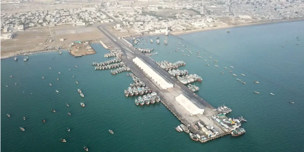 پاکستان و چین بر سر همکاریهای بحری توافق کردند؛ بندر گوادر بهعنوان مرکز تجارت منطقهای بررسی میشود