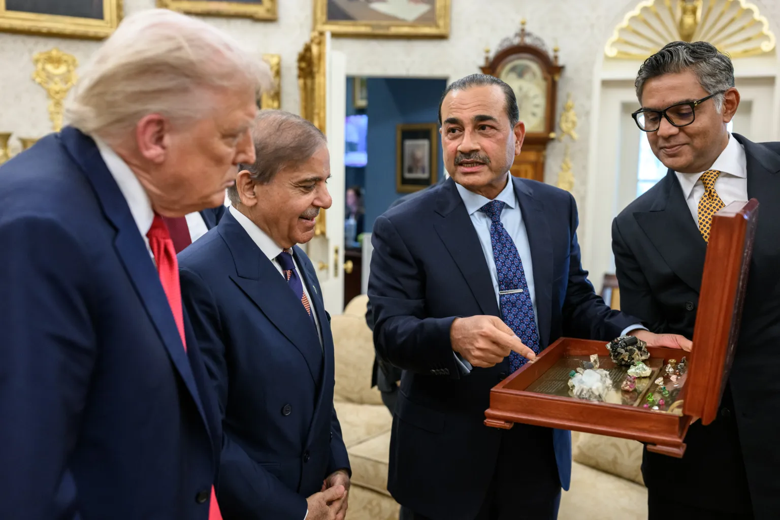 سنگهای قیمتی، عناصر نادر خاکی و سیاست اطلاعات نادرست در پاکستان