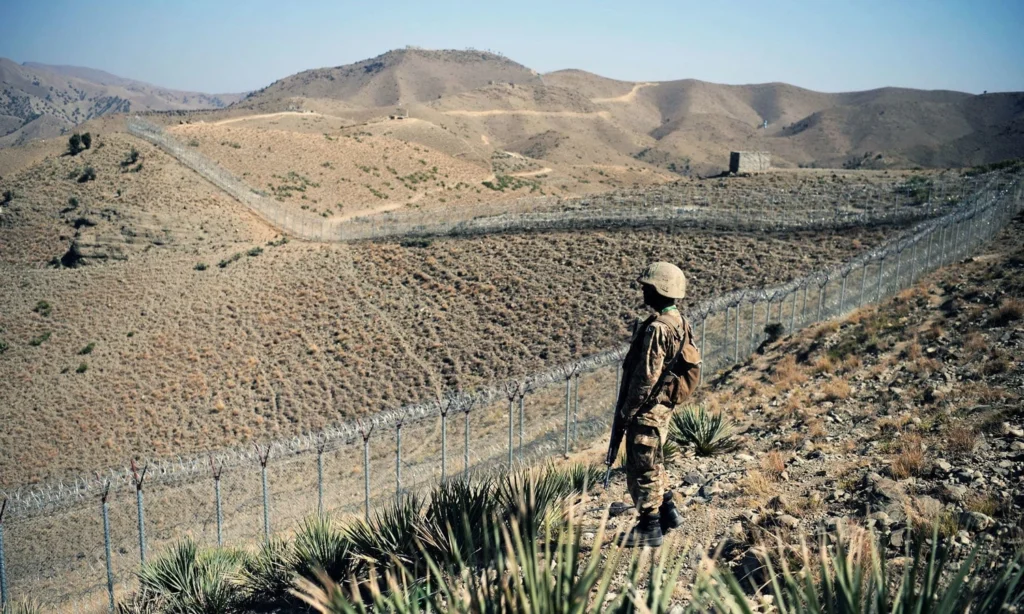 اردوی پاکستان حملات طالبان افغان را در اسپین بولدک و کرم خنثی کرد؛ چندین جنگجوی شورشی از بین برده شدند
