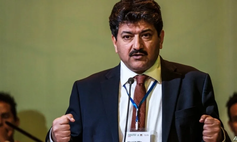 حمید میر به خاطر تحریف سیاست پاکستان درباره فلسطین و دیدگاهِ قائدِاعظم با واکنش روبرو شد