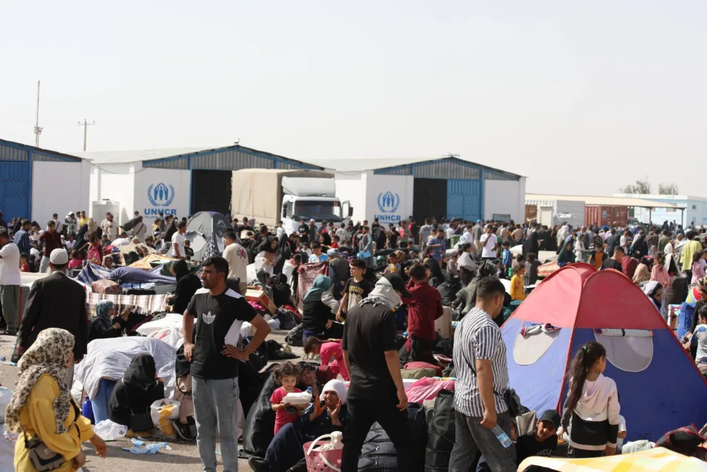 نوزده‌هزار و هشتصد و شصت‌ویک (۱۹٬۸۶۱) شهروند افغان به ولایات مختلف منتقل شده‌اند: طالبان افغان