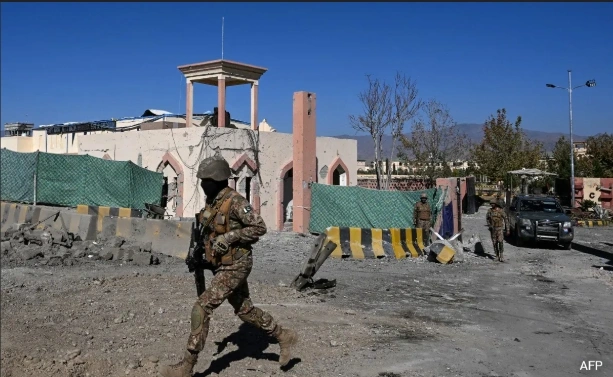 پس از آن‌که جانب افغانستان علیه تروریستان اقدام نکرد، میان پاکستان و افغانستان تنش به‌وجود آمده و مرز میان دو کشور امروز نیز برای پنجاه‌وششمین روز بسته مانده است.