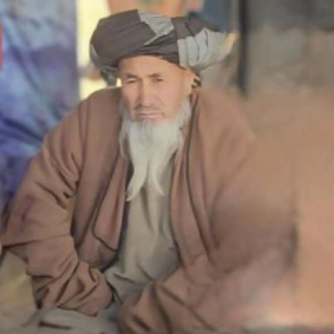 کریم آغا، بزرگی مشهور ترکمن و میانجی جامعه در مزارشریف، توسط افراد مسلح ناشناس هدف تیر قرار گرفت و جان باخت