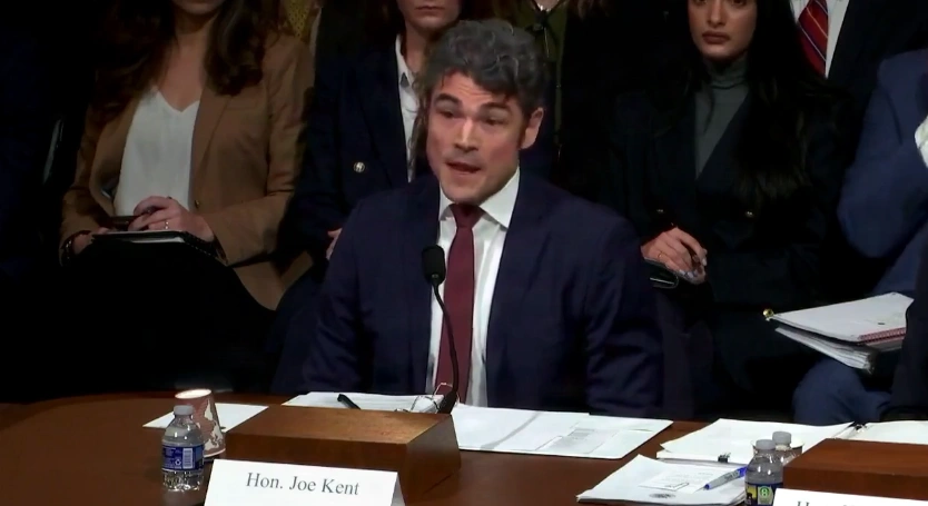 هشدار کِنت درباره یافته‌های مرکز ملی مبارزه با دهشت‌افگنی و ورود هزاران فرد مشکوک به امریکا