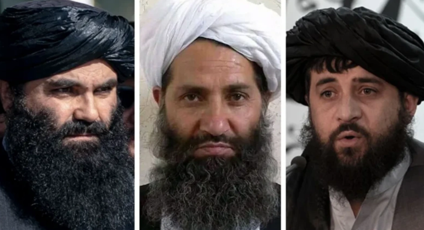 ذبیح‌الله مجاهد در سلسله‌ای از پست‌ها در شبکهٔ «ایکس» نوشت: «در صفوف امارت اسلامی هیچ‌گونه اختلافی وجود ندارد. همهٔ امور بر اساس شریعت اسلامی انجام می‌شود و هیچ مجالی برای اختلاف نیست.»