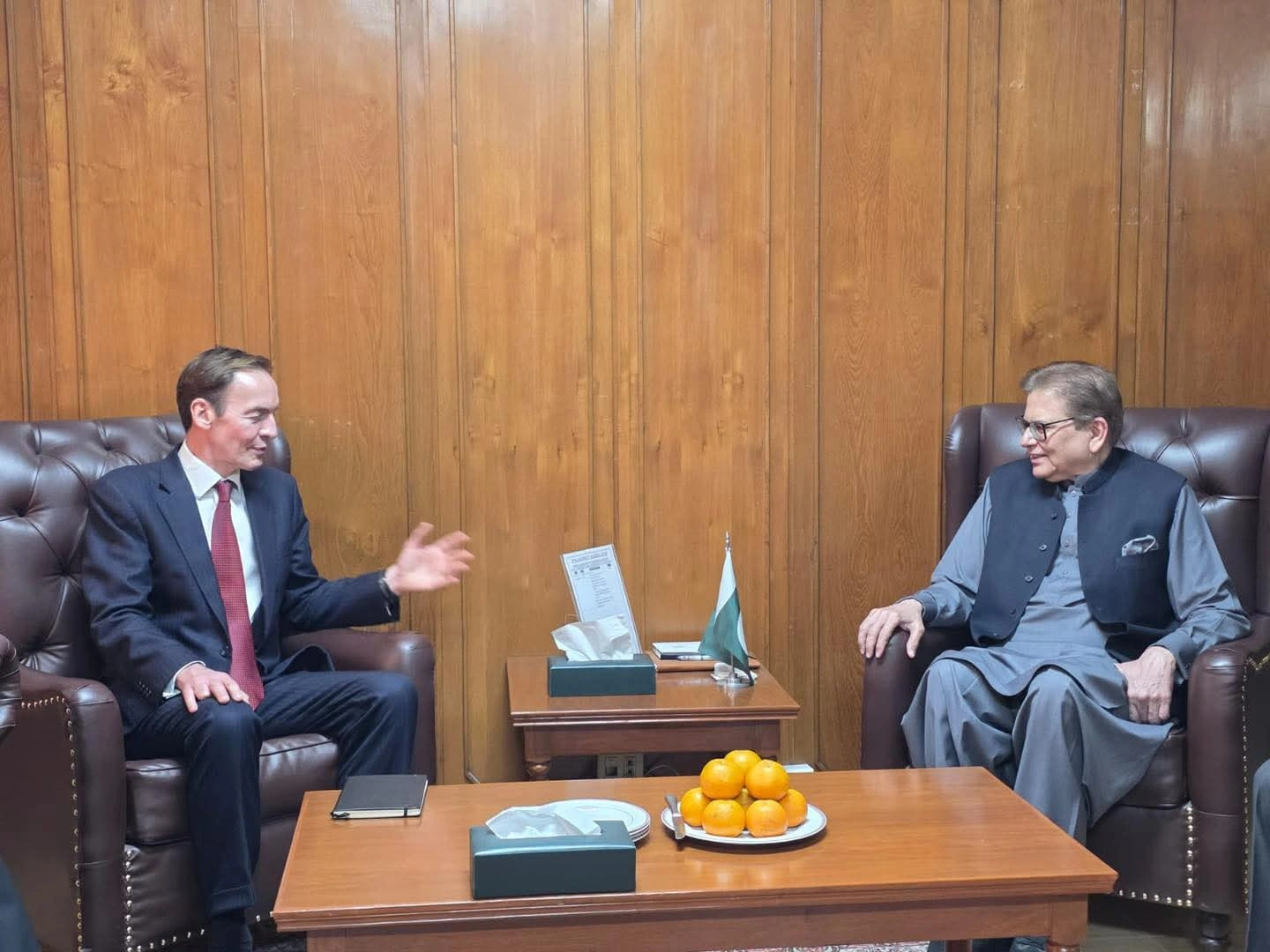 گفت‌وگوی اسلام‌آباد میان مقام‌های پاکستانی و نمایندهٔ ویژهٔ بریتانیا نشان داد که همکاری‌های منطقه‌ای برای مقابله با تهدیدهای تروریستی و تأمین ثبات همچنان در اولویت قرار دارد.