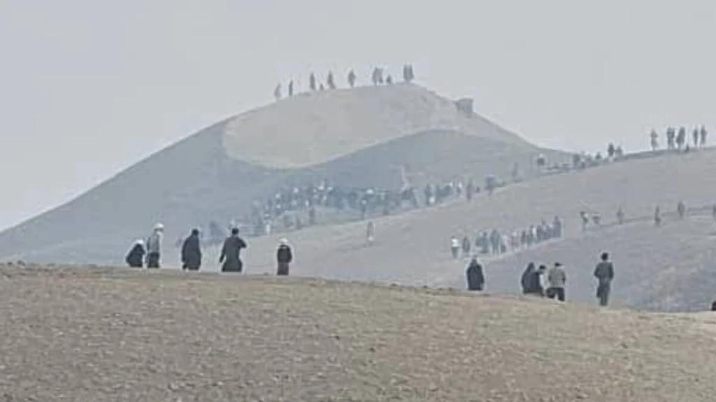 خشم مردم شمال افغانستان از سیاست‌های طالبان در حوزهٔ معادن، بحران مشروعیت این گروه را عمیق‌تر کرده و نشان می‌دهد که حکومت آنان بیشتر بر ترس و اجبار استوار است تا بر اعتماد و عدالت.