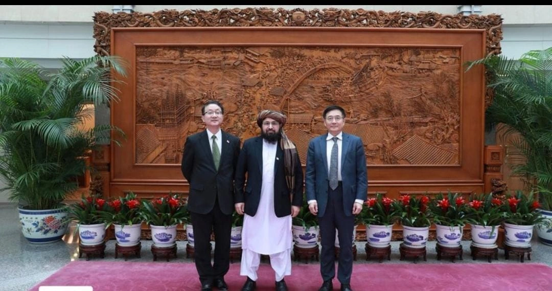 دیدار سفیر افغانستان با مقام‌های وزارت خارجهٔ چین نشان‌دهندهٔ تلاش دو کشور برای تقویت روابط سیاسی و اقتصادی و بررسی پروژه‌های راهبردی مانند دهلیز واخان است