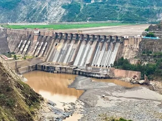 عدم پاسخ‌دهی هند به دادگاه دائمی داوری نشان‌دهندهٔ چالش‌های بزرگ در اجرای معاهدات آبی در محیط‌های حساس سیاسی است.