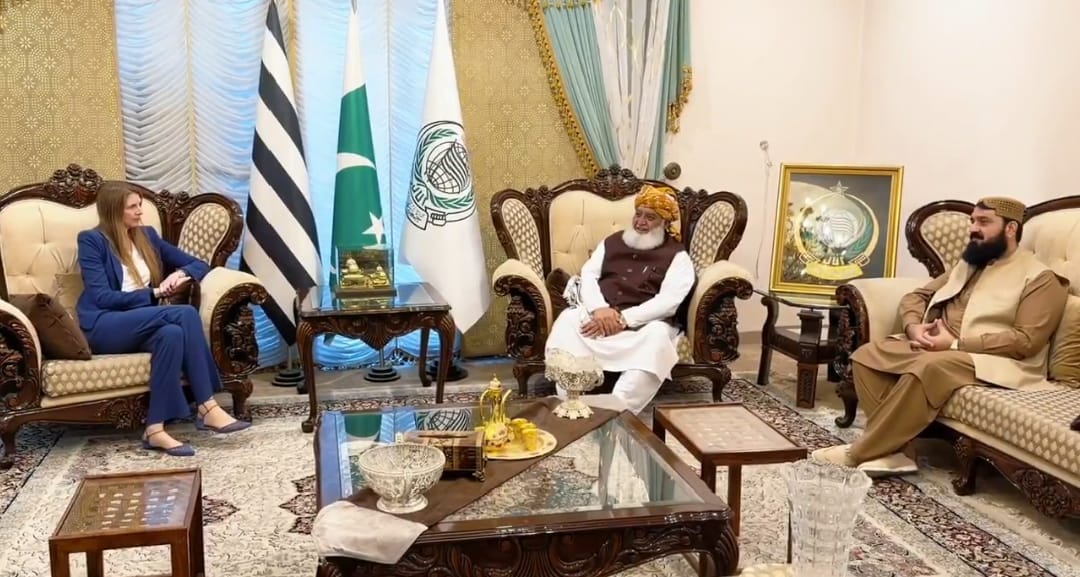 دیدار سفیر بریتانیا با مولانا فضل‌الرحمن در اسلام‌آباد