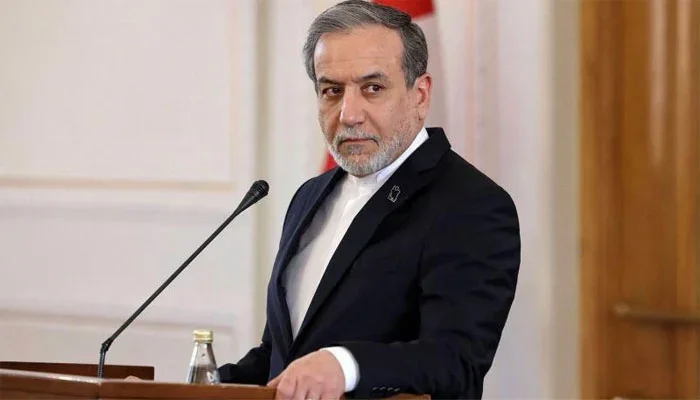 دیدار رسمی دیپلمات‌های ایرانی و پاکستانی در یک نشست سیاسی