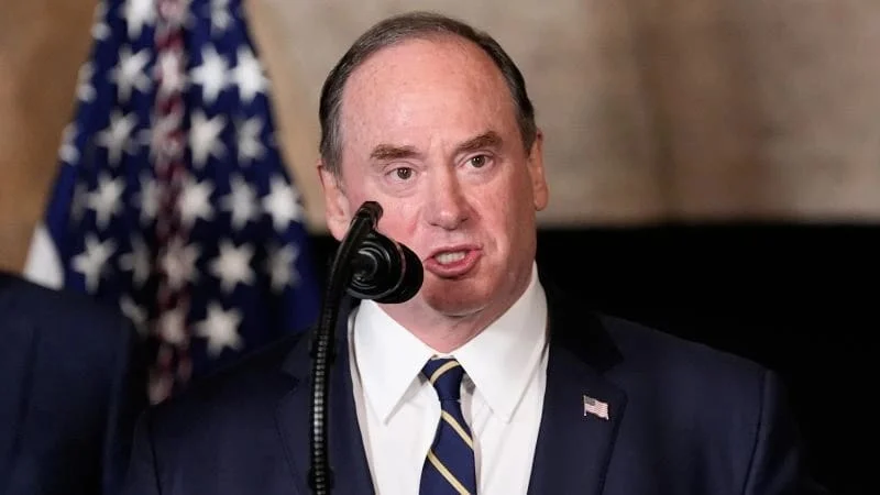 وزیر نیروی دریایی ایالات متحده آمریکا استعفا داد، در حالی که تغییرات در رهبری پنتاگون همچنان ادامه دارد