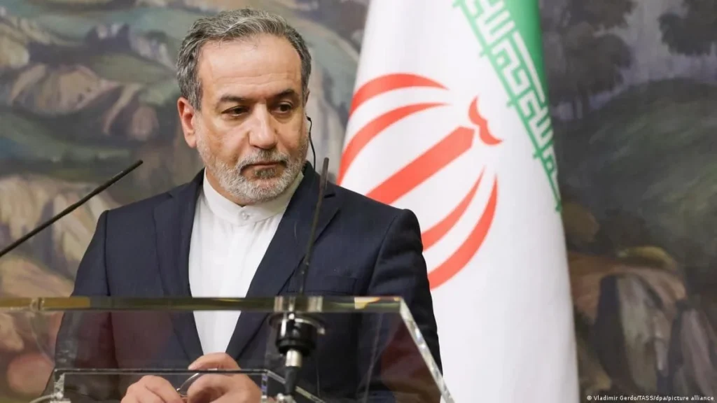 وزیر امور خارجه ایران می‌گوید سفرش به پاکستان بسیار سودمند بوده است