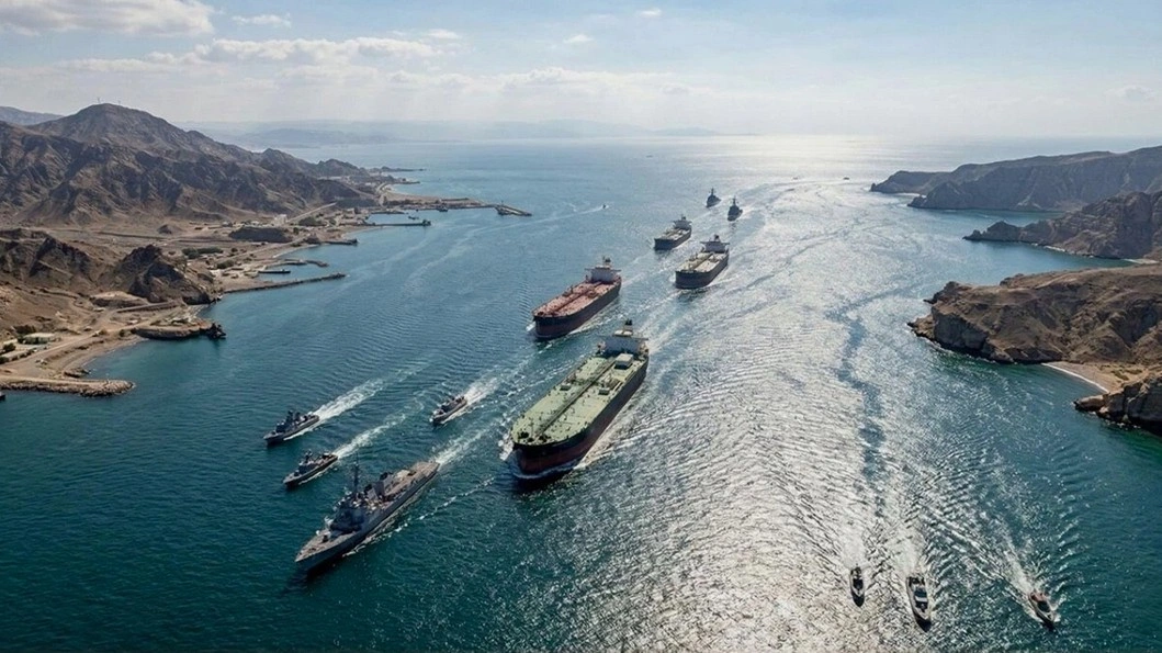 نفت‌کش‌های عبوری از تنگه هرمز