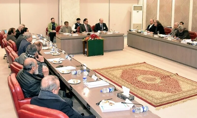 اعضای پارلمانی حزب تحریک انصاف در حال تصمیم‌گیری درباره عدم استعفا از مجلس ملی