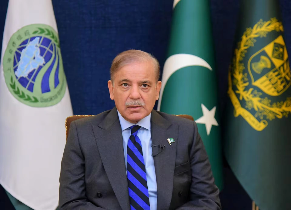 نخست‌وزیر پاکستان، شهباز شریف، از ۲۳ می یک سفر رسمی چهار روزه به چین انجام خواهد داد. این سفر در ۷۵مین سال روابط دیپلماتیک دو کشور صورت می‌گیرد