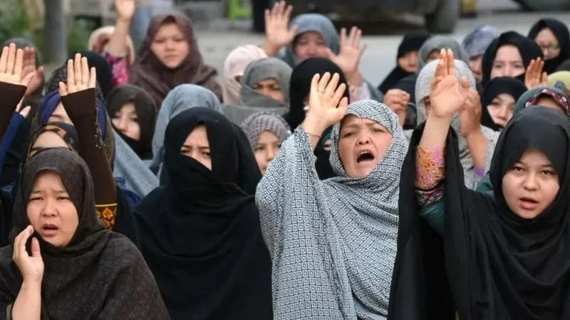 جامعه هزاره افغانستان با یک قرن آزار و سرکوب، حذف سیاسی و بحران هویت روبه‌رو است