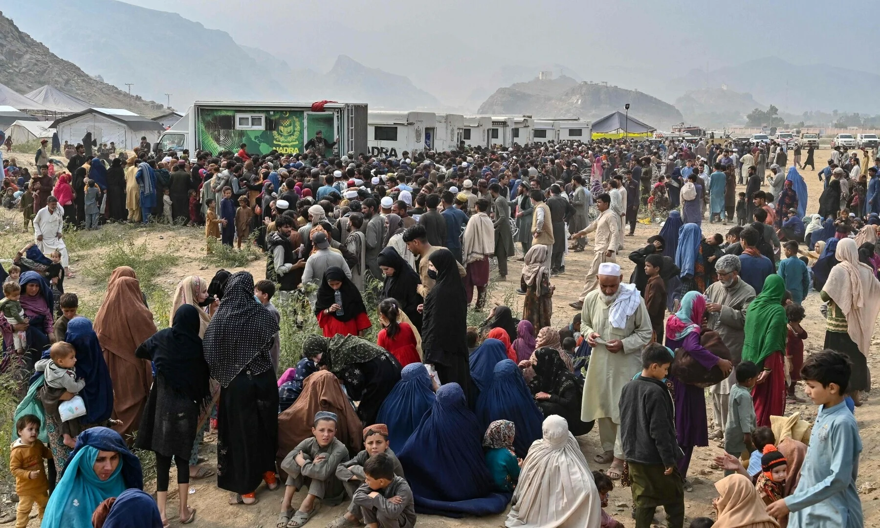 ادامه روند اخراج اتباع غیرقانونی افغان از پاکستان؛ پس از مشارکت شهروندان افغان در حملات کانت بنو و وانا و اعتراف فرمانده طالبان، اتخاذ تدابیر امنیتی بیشتر به یک ضرورت تبدیل شده است