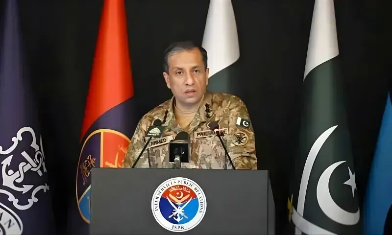 سخنگوی ارتش پاکستان از اظهارنظر درباره سخنان محسن نقوی، وزیر داخله، خودداری کرد و در عین حال بر ضرورت تدوین راهبردی جدید با توجه به حکومتداری خوب و افزایش جمعیت تأکید کرد