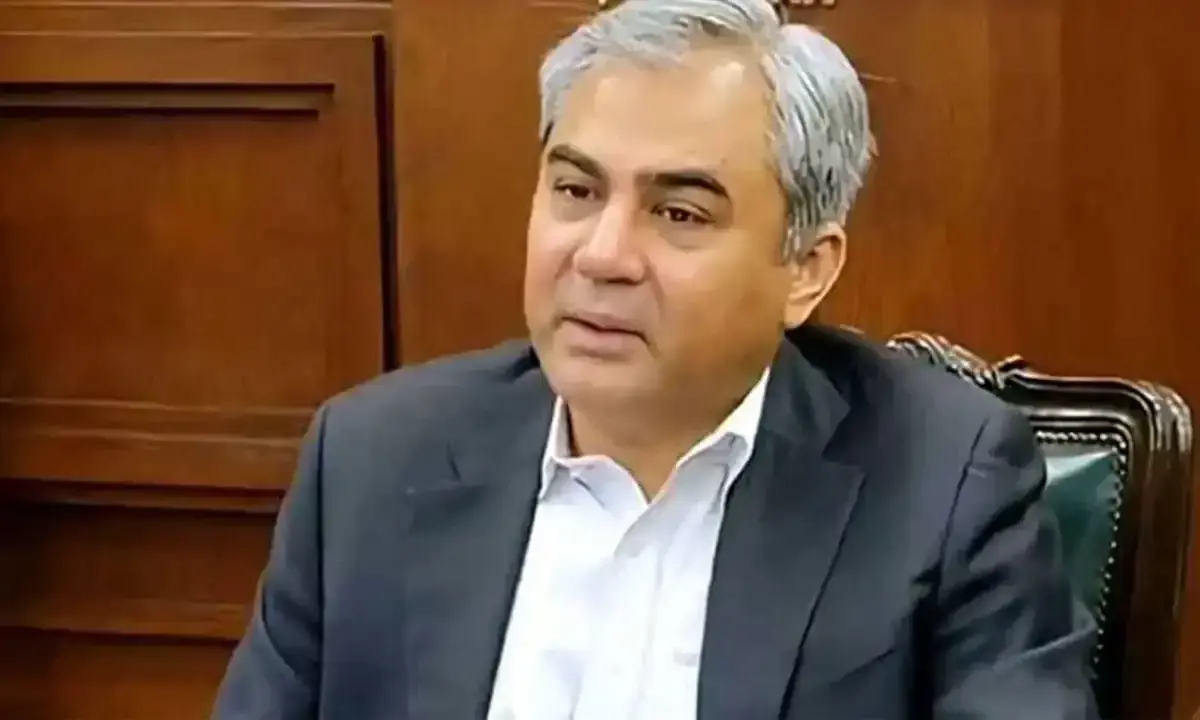 محسن نقوی گفت که بیش از ۲۵ گروه تروریستی در افغانستان فعال هستند؛ وی بر همکاری‌های امنیتی با روسیه و چین تأکید کرد.