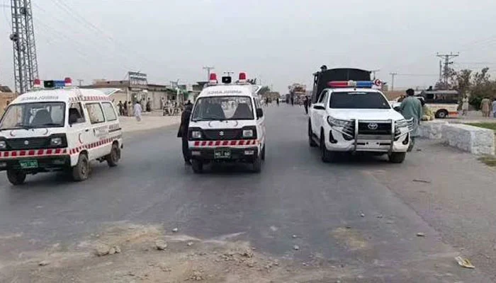 در منطقه ولیخان مستونگ، بر موتر حامل قاضی دادگاه، عبدالحکیم کاکر، تیراندازی شد. در این حمله، قاضی و محافظش کشته شدند و طارق لاشاری، قاضی دادگاه استیناف، زخمی شد. سروزیر بلوچستان این حمله را بهشدت محکوم کرد