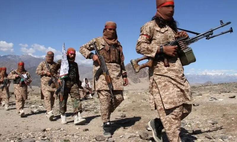 شدت گرفتن مقاومت مسلحانه علیه طالبان؛ جبهه آزادی افغانستان ادعای دومین حمله موشکی بر میدان هوایی قندوز را مطرح کرد، پیشروی نیروهای طالبان متوقف شده است