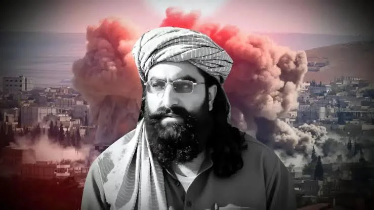 رهبر فتنهٔ خوارج، نور ولی محسود، با خارج ساختن آیات قرآن کریم از سیاق و مفهوم اصلی آن‌ها، به حمله علیه نیروهای امنیتی ترغیب کرده است؛ علما این اقدام را تحریف آشکار و ادامهٔ تفکر خوارج دانسته و آن را رد کرده‌اند