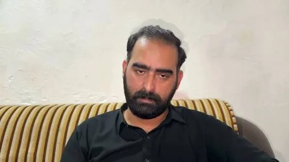 در برابر مقایسه آزاد کشمیر و کشمیر اشغالی در سخنرانی جنجالی سردار امان، انتقادهای شدیدی صورت می‌گیرد. به گفته تحلیل‌گران، این روایت تلاشی مذبوحانه برای پنهان ساختن وحشی‌گری‌های هند است