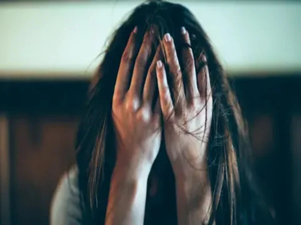 با وجود ادعاهای مربوط به تأمین امنیت زنان در هند، اتهام‌های خشونت جنسی، اعتراض‌ها در نهادهای آموزشی و درخواست‌ها برای پاسخ‌گویی، پرسش‌هایی را دربارهٔ نظام عدالت مطرح کرده است. رویداد اخیر در دانشگاه «لولی پروفشنل» بار دیگر این بحث را مطرح کرده است