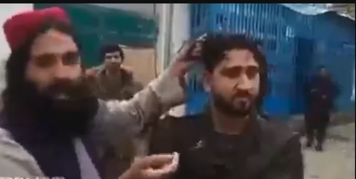 اهانت علنی به جوان هزاره در افغانستان؛ پرسش‌های جدی درباره حقوق بنیادی و امنیت اقلیت‌ها در حاکمیت طالبان برانگیخته شد