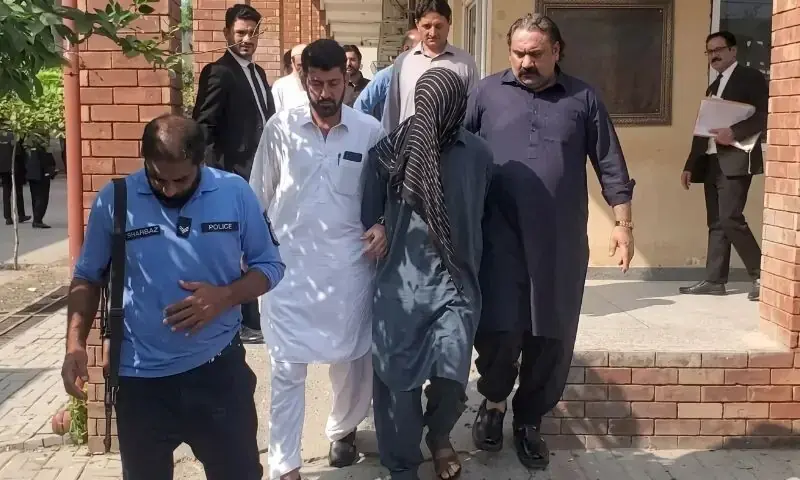 اسلام آباد: متهم تحت توقیف قضیه لایبه اعجاز، محمد نعمان، در اثر تیراندازی همدستانش زخمی شد و در شفاخانه جان باخت