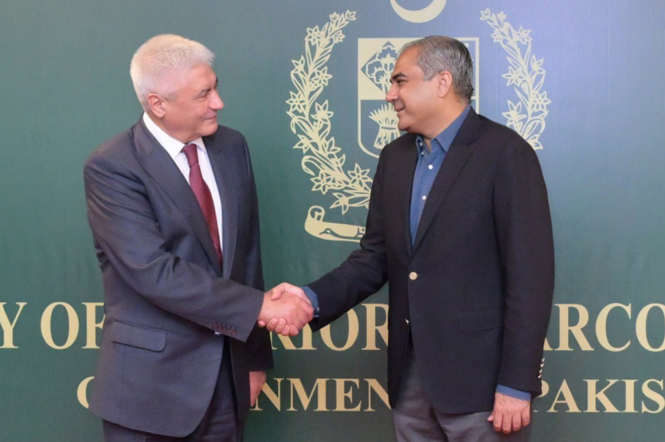 پاکستان و روسیه بر سر افزایش همکاری‌ها در زمینه جرایم سازمان‌یافته، مبارزه با تروریزم و جرایم سایبری توافق کردند. در زمینه موافقت‌نامه‌های استرداد و تبادله مجرمان نیز پیشرفت‌هایی صورت خواهد گرفت