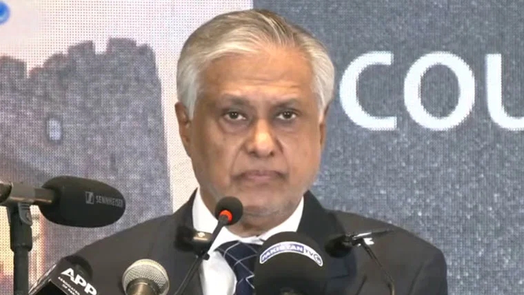 اسحاق دار گفت که هیچ راه دیگری جز اعلام وضعیت اضطراری در خیبرپختونخوا وجود نداشت. وی همچنین خواستار اقدام علیه تروریسم و همکاری طالبان افغان شد