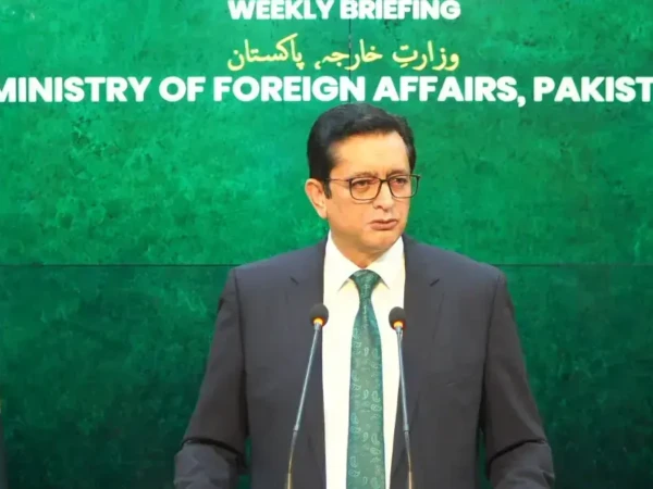 مذاکرات میان ایالات متحده آمریکا و ایران پیرامون ۷ نکته جریان دارد. سخنگوی وزارت خارجه (پاکستان) تلاش‌های میانجی‌گرانه و عزم پاکستان را برای حل دیپلماتیک این مناقشه تأیید کرده است